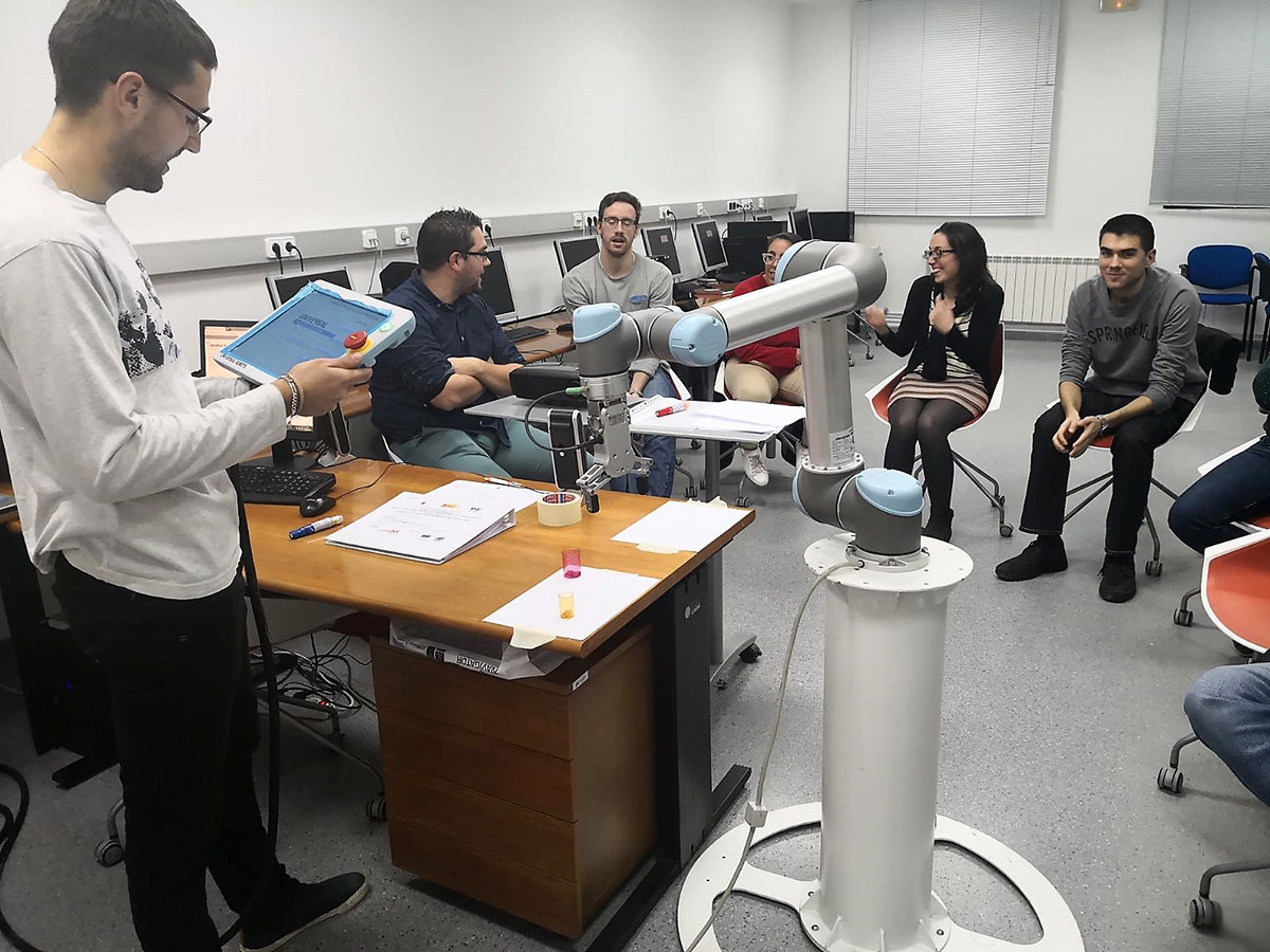 PROBOT REALIZA CURSO DE INICIACIÓN A LA ROBOTICA COLABORATIVA.